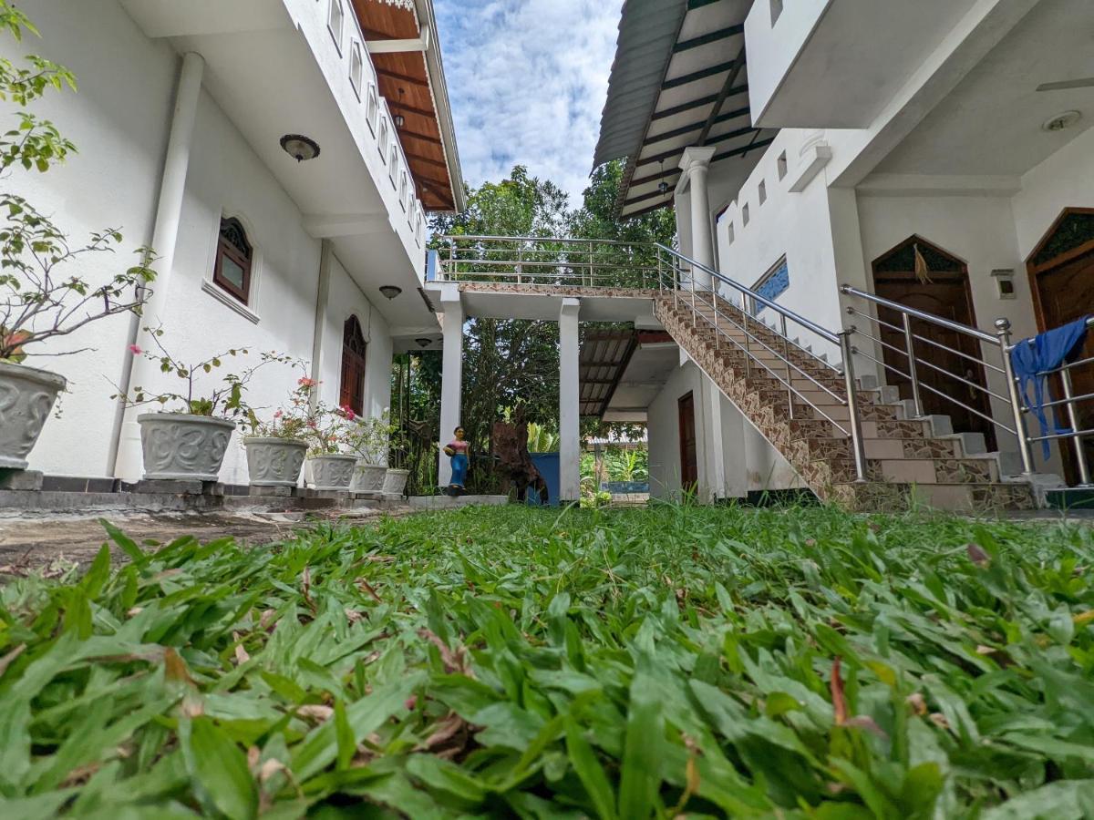 Tiny Royal Palace Unawatuna Kültér fotó